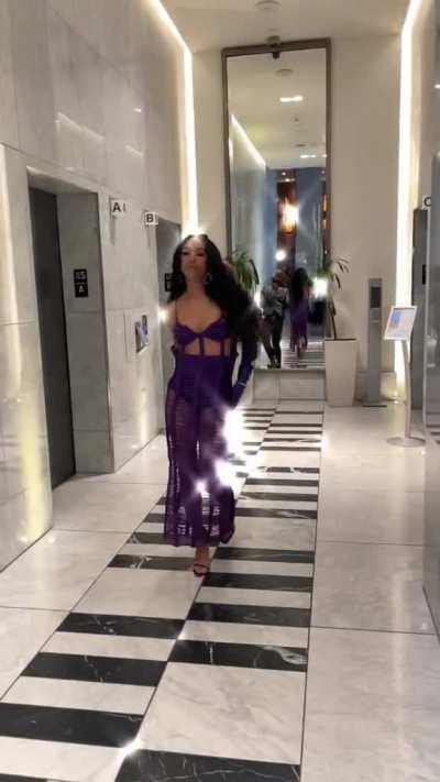 Mercedes Varnado / Sasha Banks strutting before the Black Panther: Wakanda Forever Premiere 😮‍💨😮‍💨😮‍💨