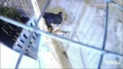 Lenta y agonizante. Así fue como abatieron a uno de los delincuentes que intentó robarle la moto a un policia de la Ciudad en La Matanza