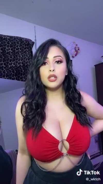 @_wktch 🥵❣️❣️❣️ post more of her