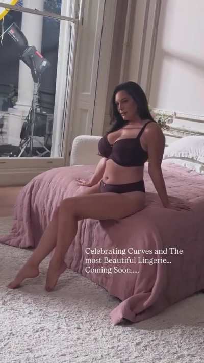 Insta stories - 22.12.25 - celebrating curves!! Today’s lingerie shoot with Next!!