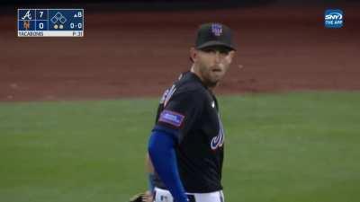 [Highlight] Jeff McNeil makes his center field debut, records 2 putouts