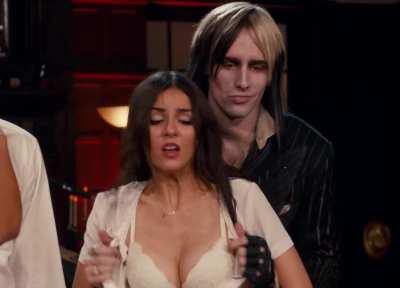 Victoria Justice boobs giggle