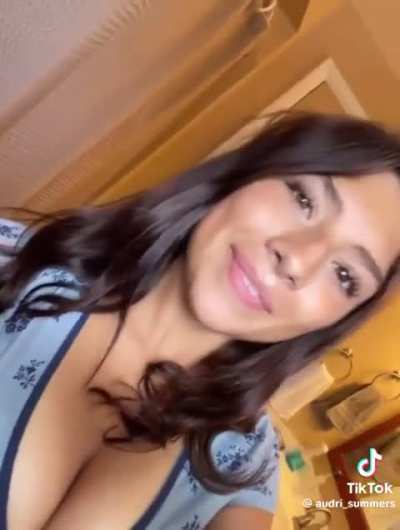 Audri summer fan 😁