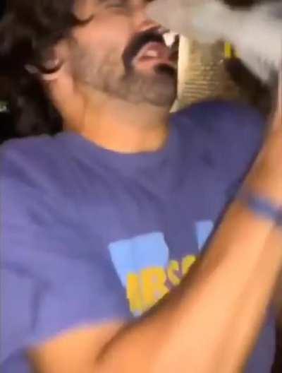 WCGW kissing an alligator