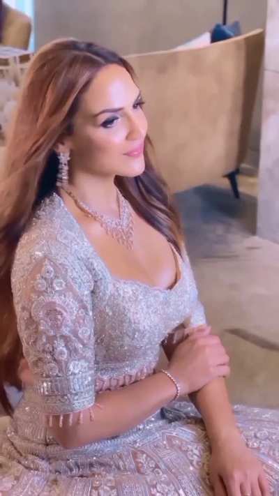 Esha Deol White Beauty 🤍😍