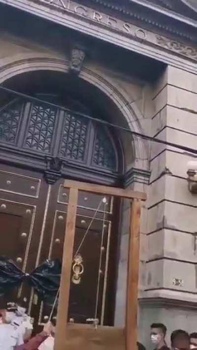 Guatemala keeping it real with their fedbois.