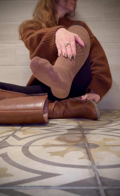 Who am I to deny you an end of day treat? Today’s menu: leather riding boots and tall wool socks