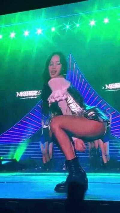 lisa is such a slut i just want to pound her tight asshole and fill it with cum 🤤🥵😍