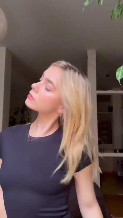 Clara Galle - 'Vanilla blonde' - IG December 2025