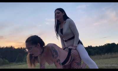 A sunset fuck in the park