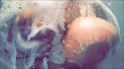 Getting her veiny Tits a pump