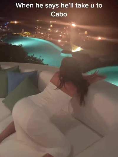 Addison Rae shaking her fat ass