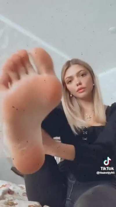 feet reveal