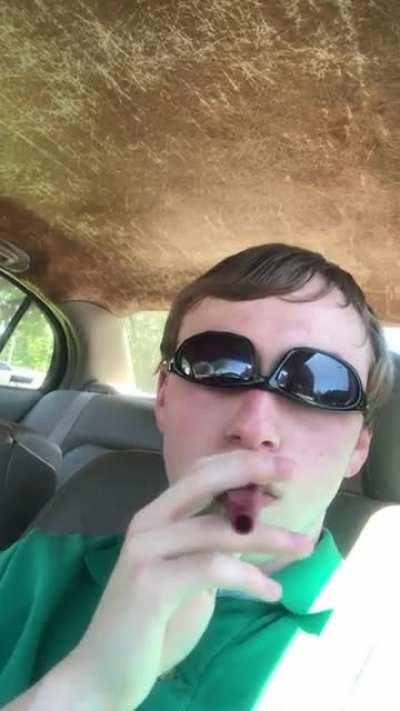 Playing the end guitar solo of Comfortably Numb on a kazoo. (Part 3 of my kazoo solos and covers)