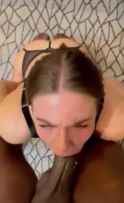 Dokunmaya kıyamayacağımız kızlara ne yapıyorlar