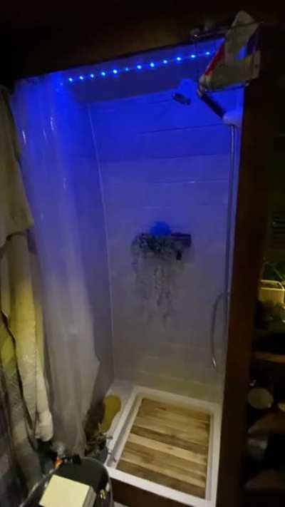 -1 degrees outside 🥶 100 degrees inside 🔥