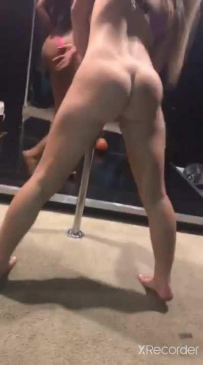 🥵Hot stripper moves her big naked ass 🍑 CONTENT IN COMMENTS👇