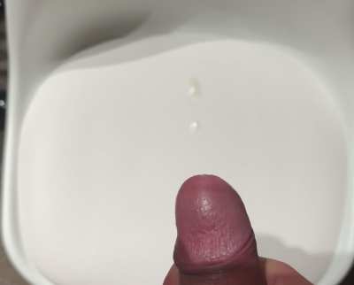 Love how the color of this chair, conceals my cumloads