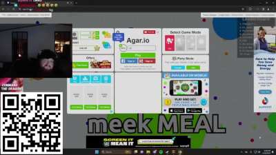 CaseOh gets immediately killed in Agar.io by a Stream Sniper (Ignore the QR Code, that's just something my Video Downloader added)