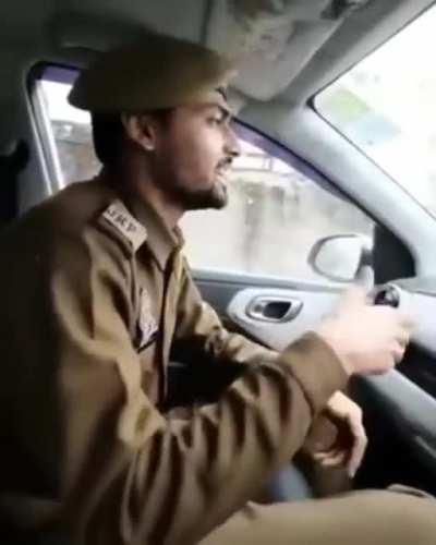 A policeman from J&K is going viral for his rapping & you won't stop grooving