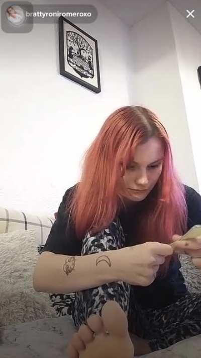 @brattyroniromeroxo was live from Feet 👣 Friday!! Part 1