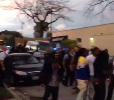 WEN BAYZOO RAN UP ON KING LOUIE AT THE TI MEET AND GREET