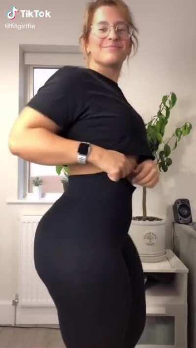 Hella thicc