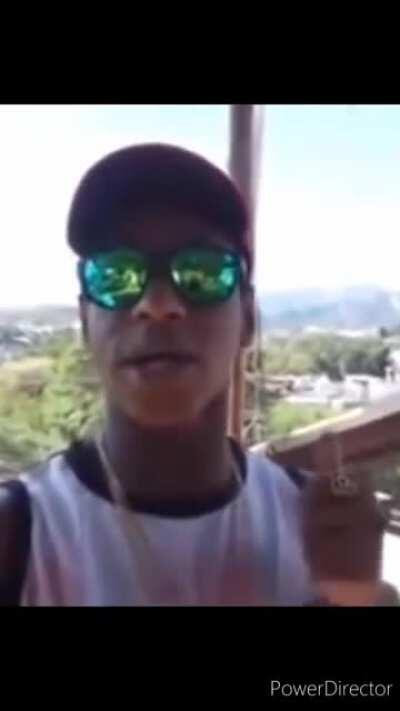 Eu quero meus direitos autorais pela minha obra de arte >:(