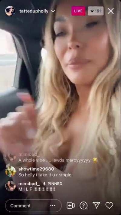 Her ass be swallowing any seat she sits in 😭😭😩