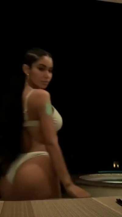 Sexy Swimsuit Dance