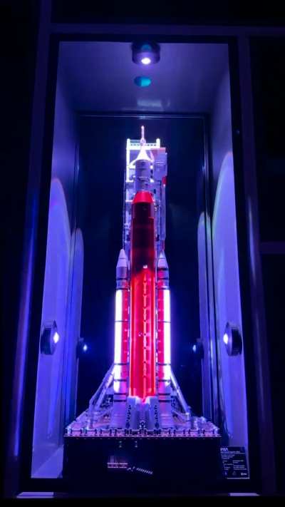 Made the ARTEMIS SLS in LEGO!