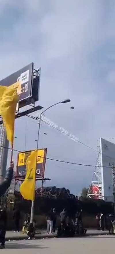 4 Israeli planes sorting above Nassrallah's funeral in Beirut 23-02-25