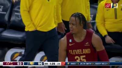 [Highlight] Donovan Mitchell’s offensive “creativity” leads to Okoro dunk, Pacers bench want a travel, Carlisle ejected