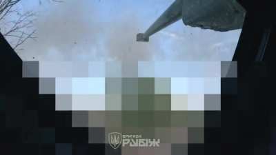 Ukrainian soldiers from the Rubizh brigade (NGU) strike Russian targets with the latest Czech 155-mm self-propelled howitzer 