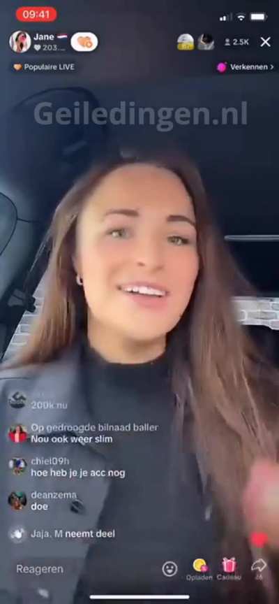 Heerlijke geile compilatie van Jane Valkering haar tiktok tieten flashes!