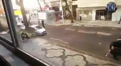 Eleitor do bolsonaro em conflito com antifa agora a pouco