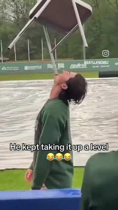 He balances whatever he wants to😂