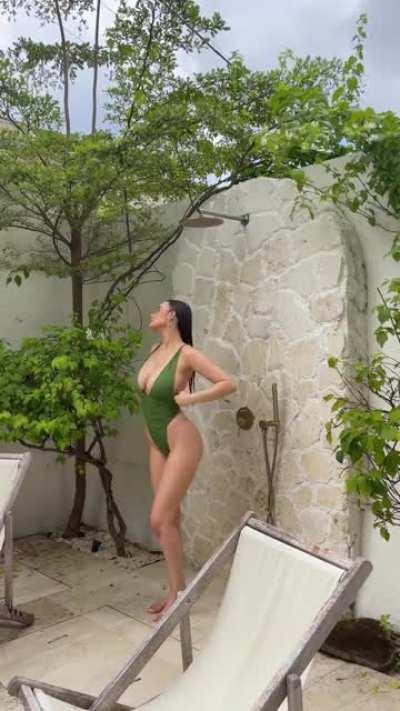 Ella Cervetto - Tropical