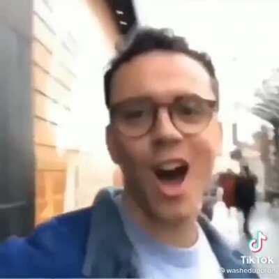 This video never fails to make me laugh