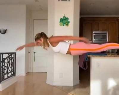 Russian competitive swimmer Yuliya Yefimova home workout