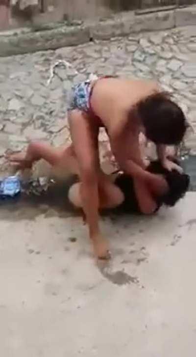 Brutal Girl Fight Beatdown