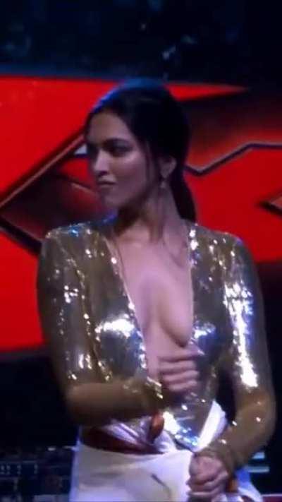 Deepika Padukone - That’s how she does it🔥