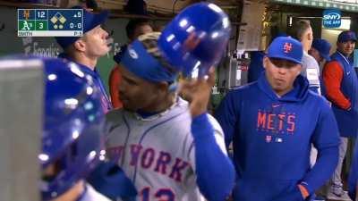 [Highlight] [Highlight] Kodai Senga had to warmup while the Mets are still batting because the inning lasted so long.
