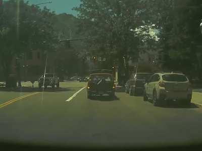 The rules of the road must not apply to everyone... Sorry for the potato quality.