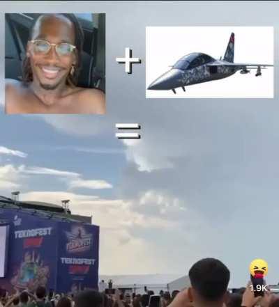👨🏾‍🦲+🛩️