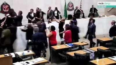 Prepare o seu título de eleitor, pois os jogos está a começar. Vídeo Paródia - Eleições 2022