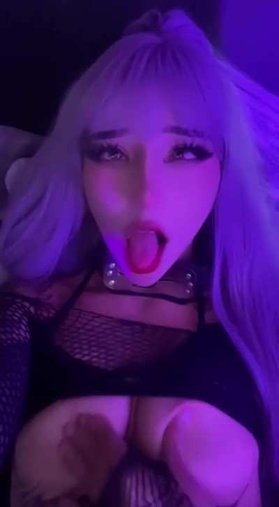 Hinata wants your cum ;)