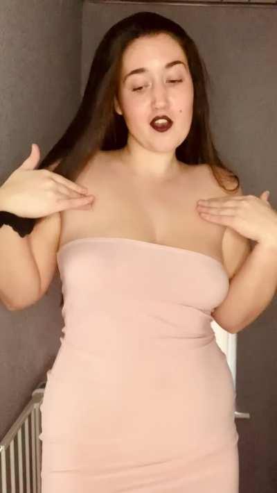 I hope that the 5 guys who see this like my petite body 💕