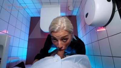 Blowjob in the club bathroom!