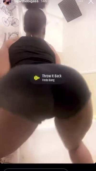 All dat ass 👅👅🥴